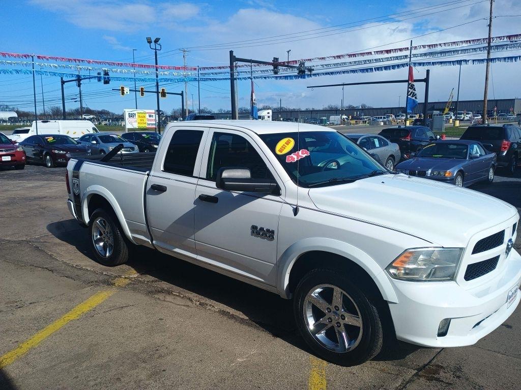 RAM 1500 Express 4x4 Quad Cab 6'4" Box 2018