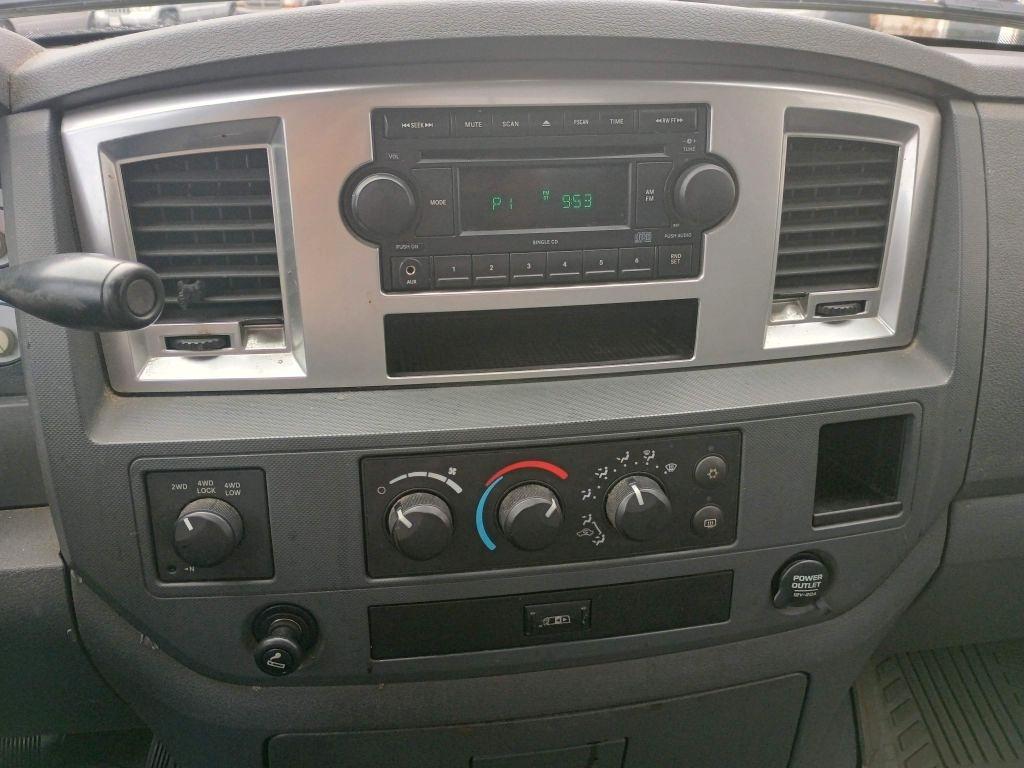 Dodge Ram 1500 4WD Quad Cab 140.5" SLT 2008