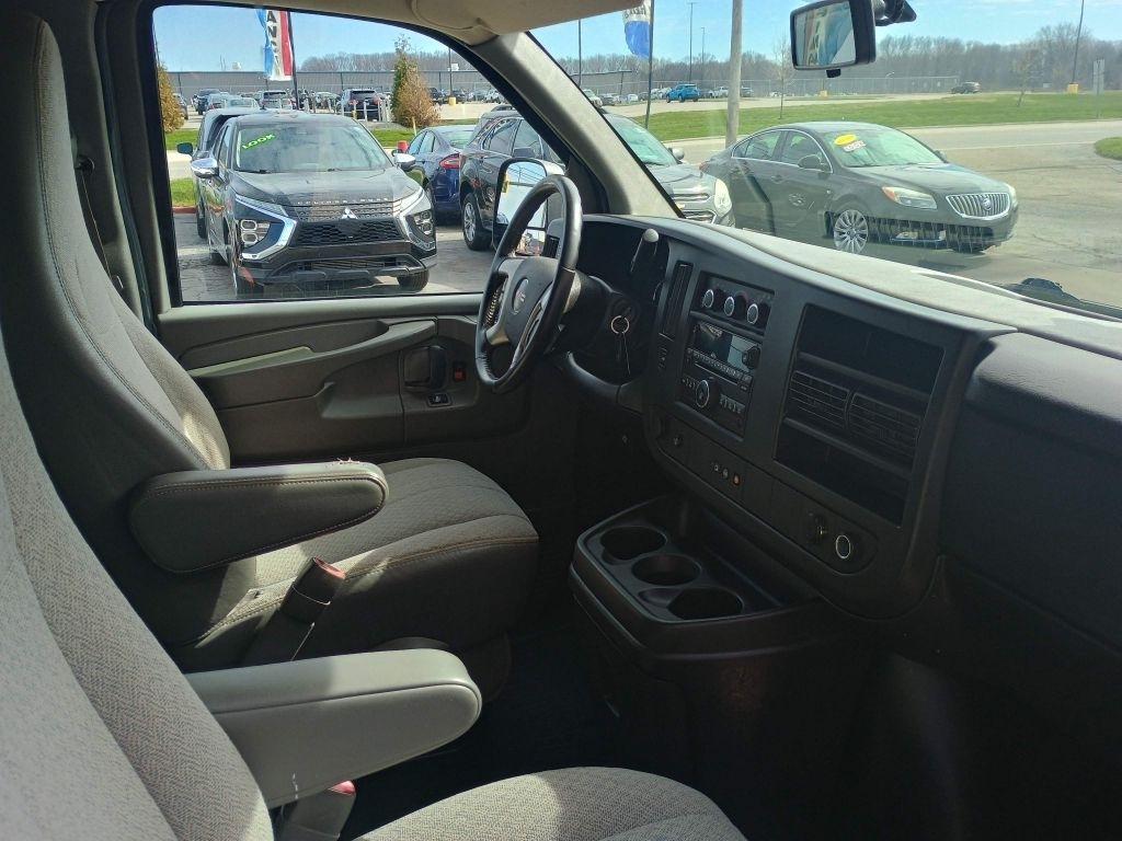 GMC Savana Cargo Van RWD 2500 135" 2013