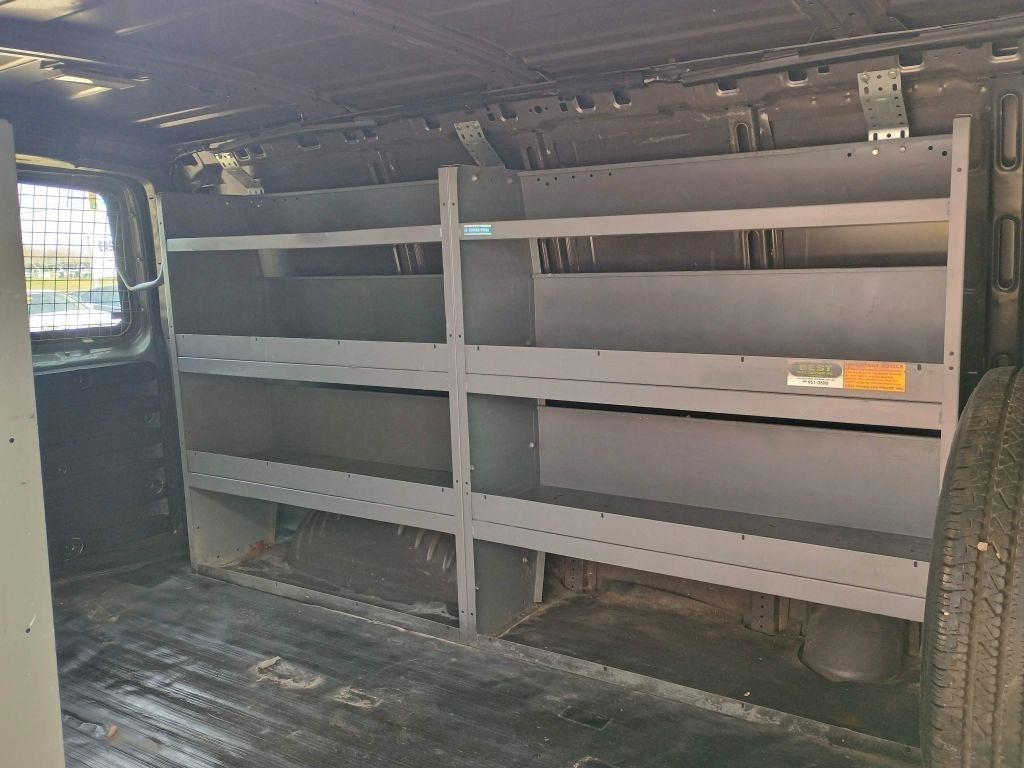 GMC Savana Cargo Van RWD 2500 135" 2013