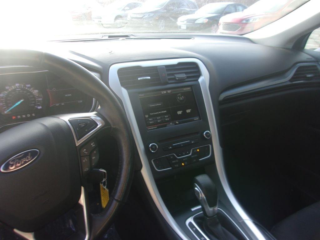 Ford Fusion 4dr Sdn SE FWD 2016