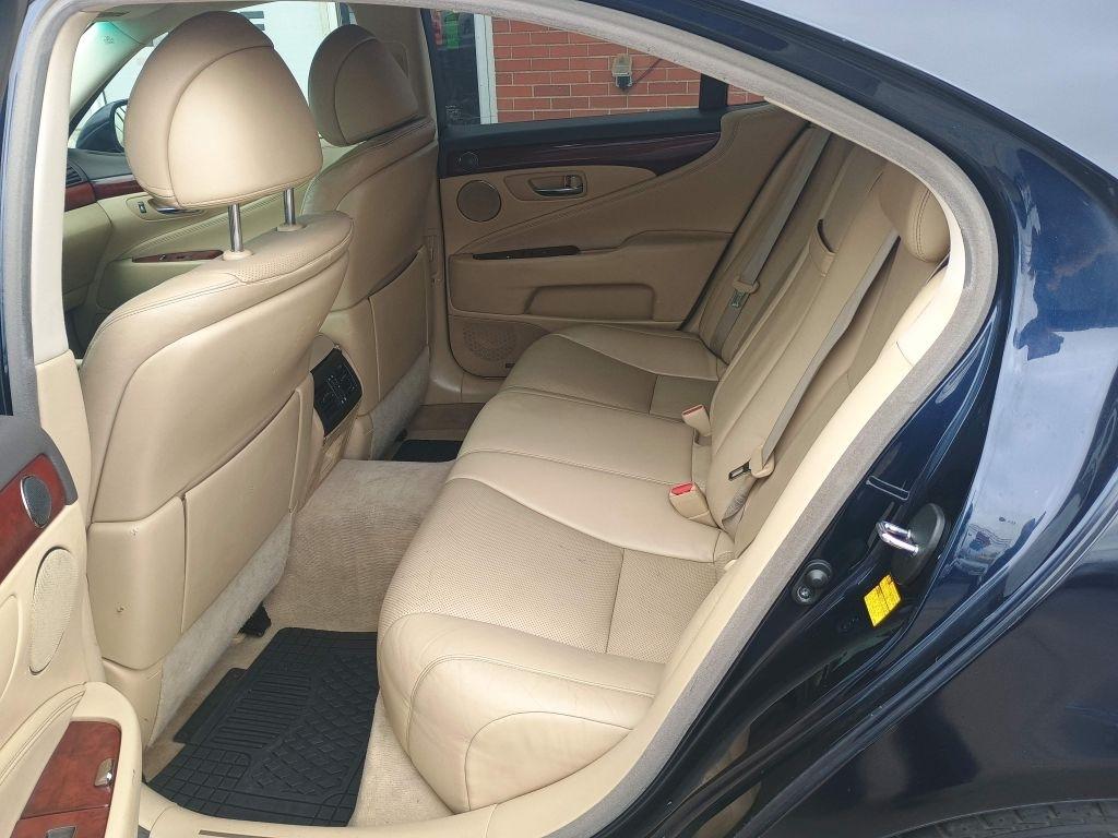 Lexus LS 460 4dr Sdn 2007