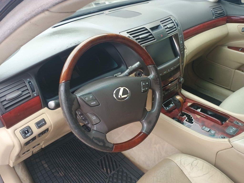 Lexus LS 460 4dr Sdn 2007