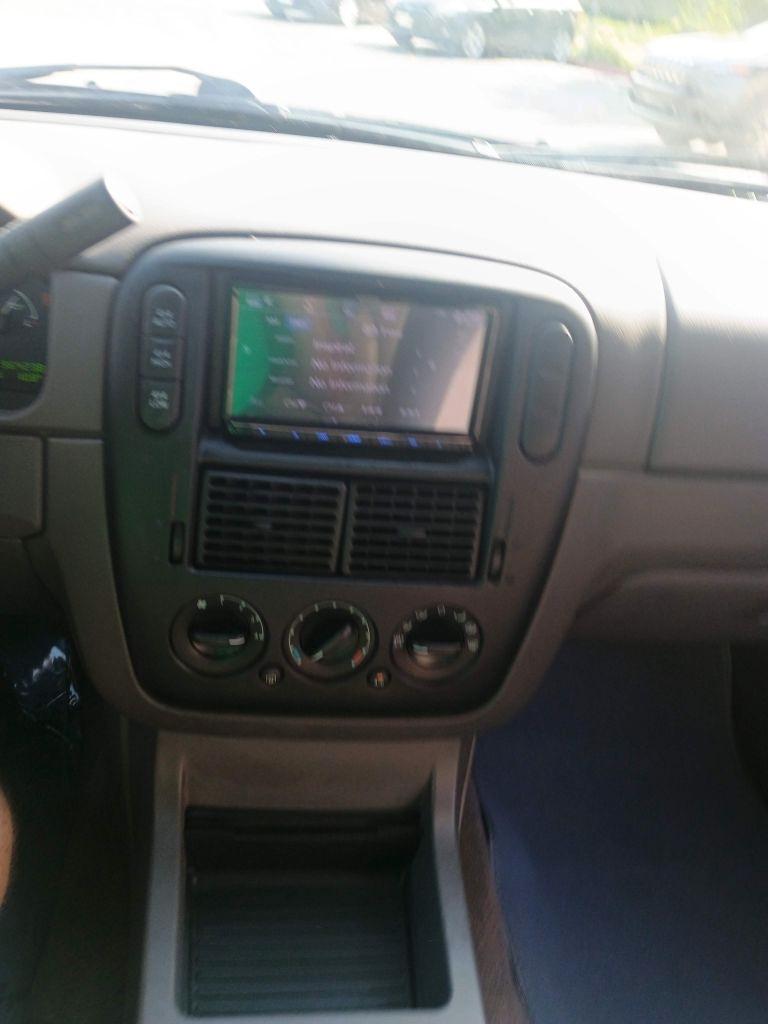 Ford Explorer 4dr 114" WB XLT 4WD 2002