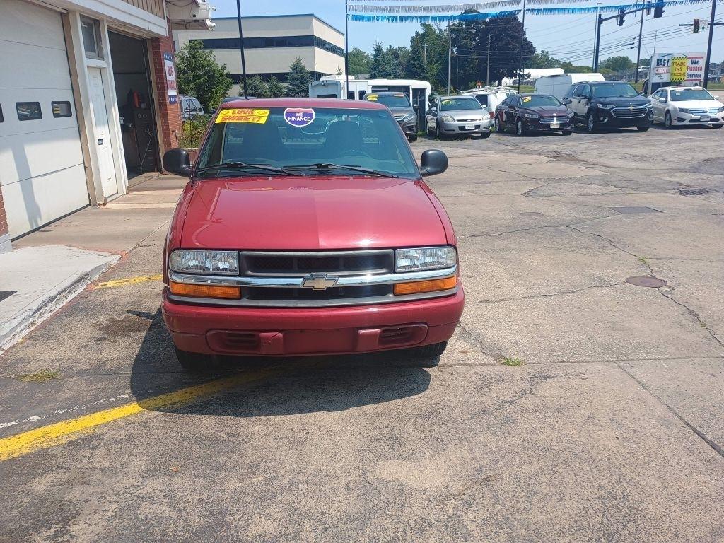 Chevrolet S-10 Reg Cab 108" WB LS 1998
