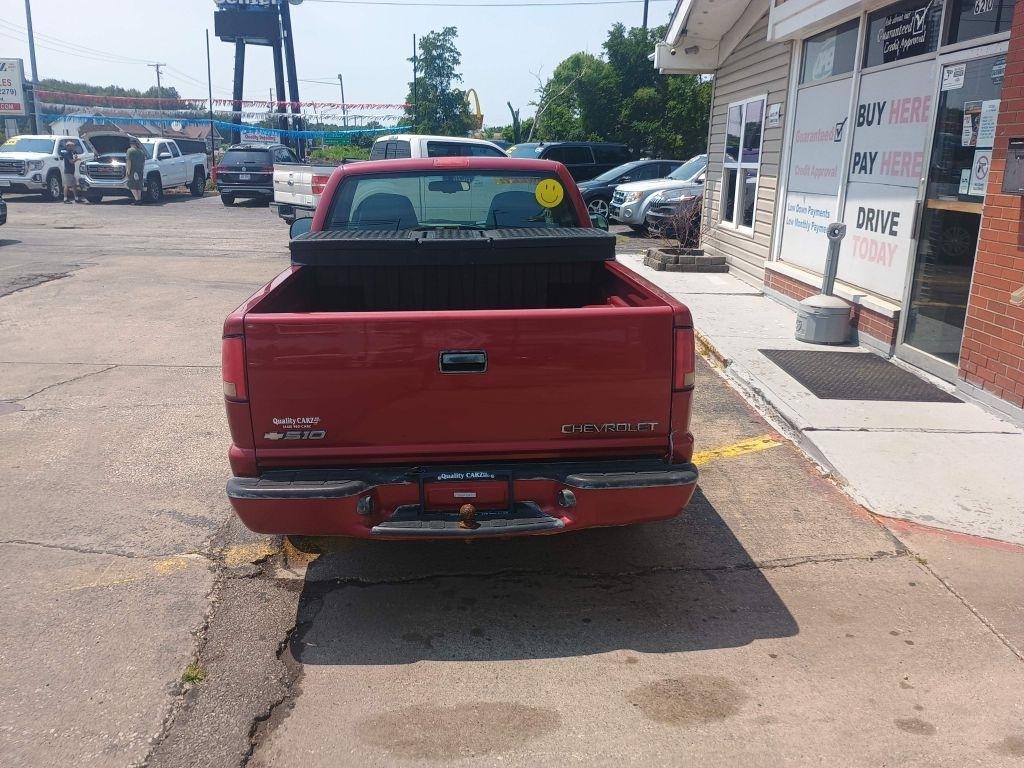 Chevrolet S-10 Reg Cab 108" WB LS 1998