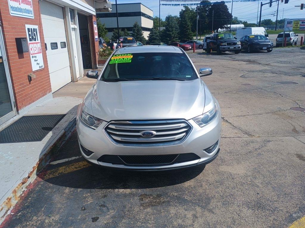 Ford Taurus Limited FWD 2019
