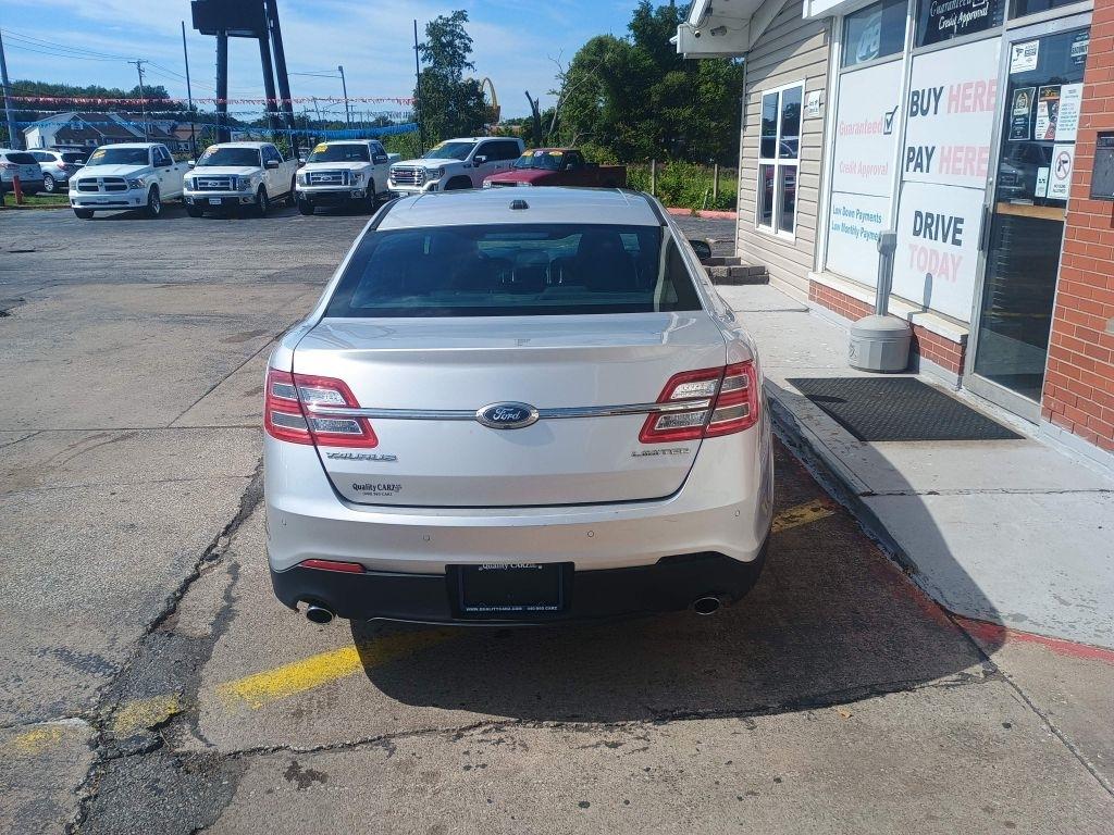 Ford Taurus Limited FWD 2019