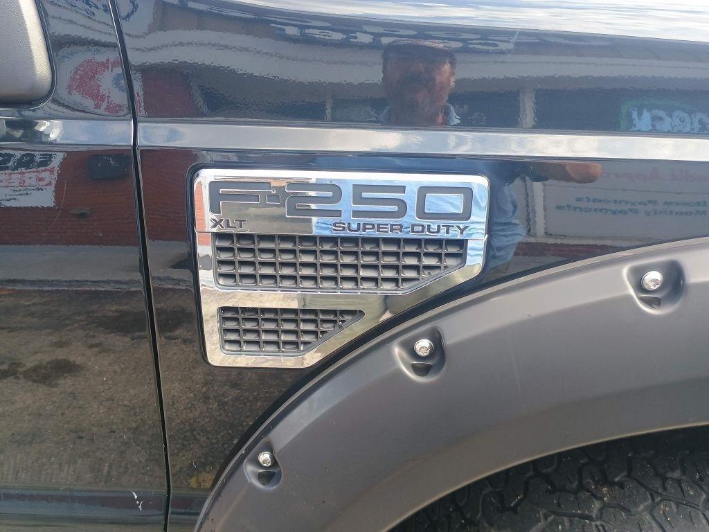 Ford Super Duty F-250 SRW 4WD Crew Cab 156" XL 2010
