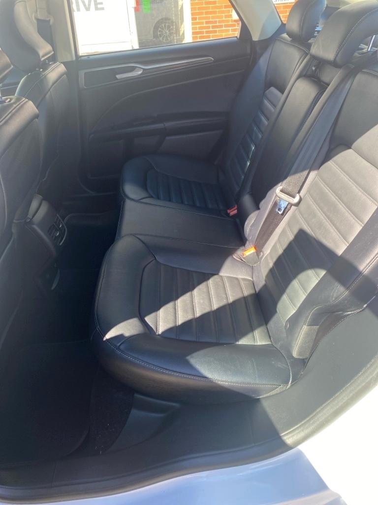 Ford Fusion Hybrid SE FWD 2017
