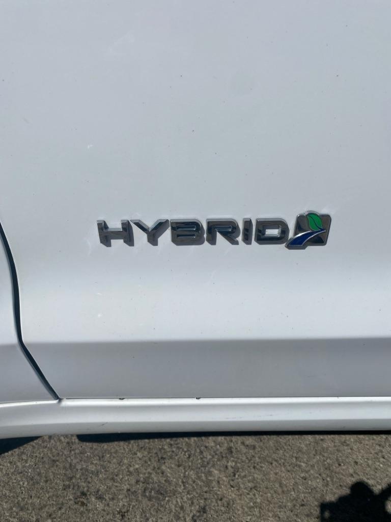 Ford Fusion Hybrid SE FWD 2017