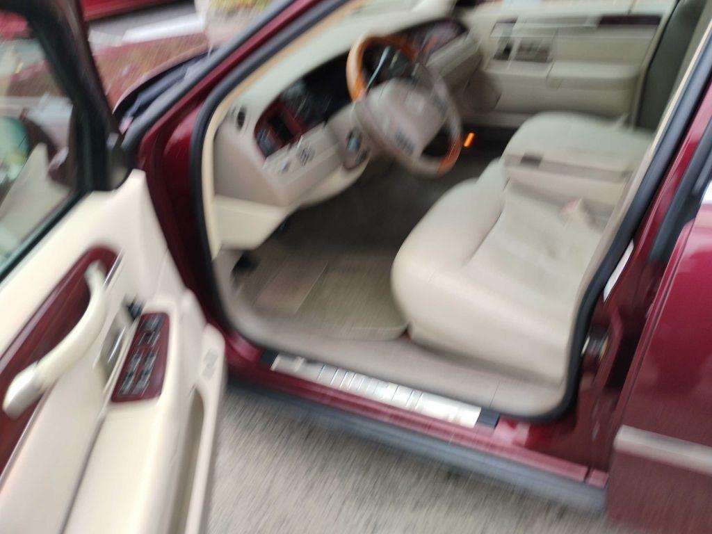 Lincoln Town Car 4dr Sdn Ultimate 2004