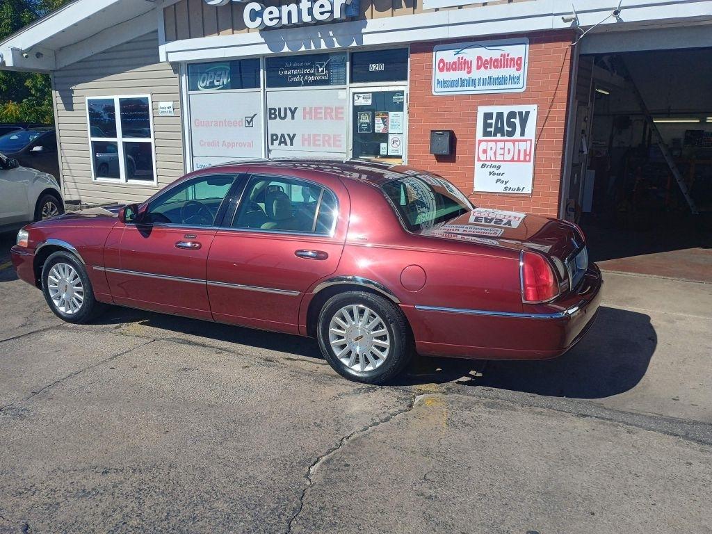 Lincoln Town Car 4dr Sdn Ultimate 2004