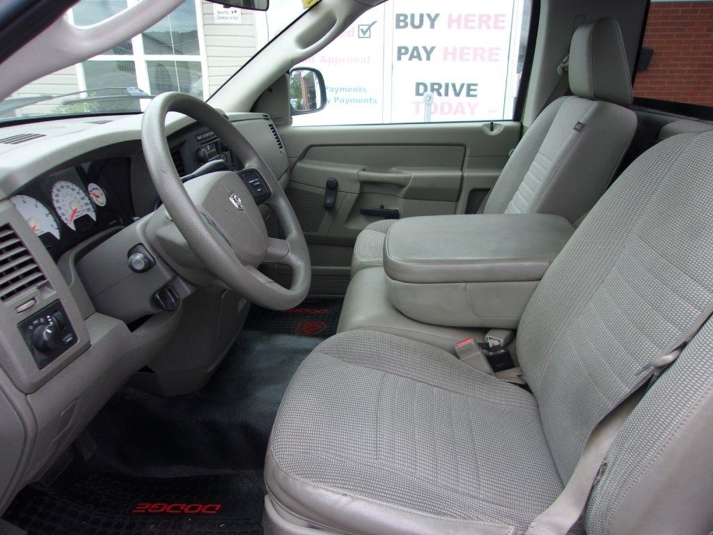 Dodge Ram 1500 2WD Reg Cab 120.5" ST 2008