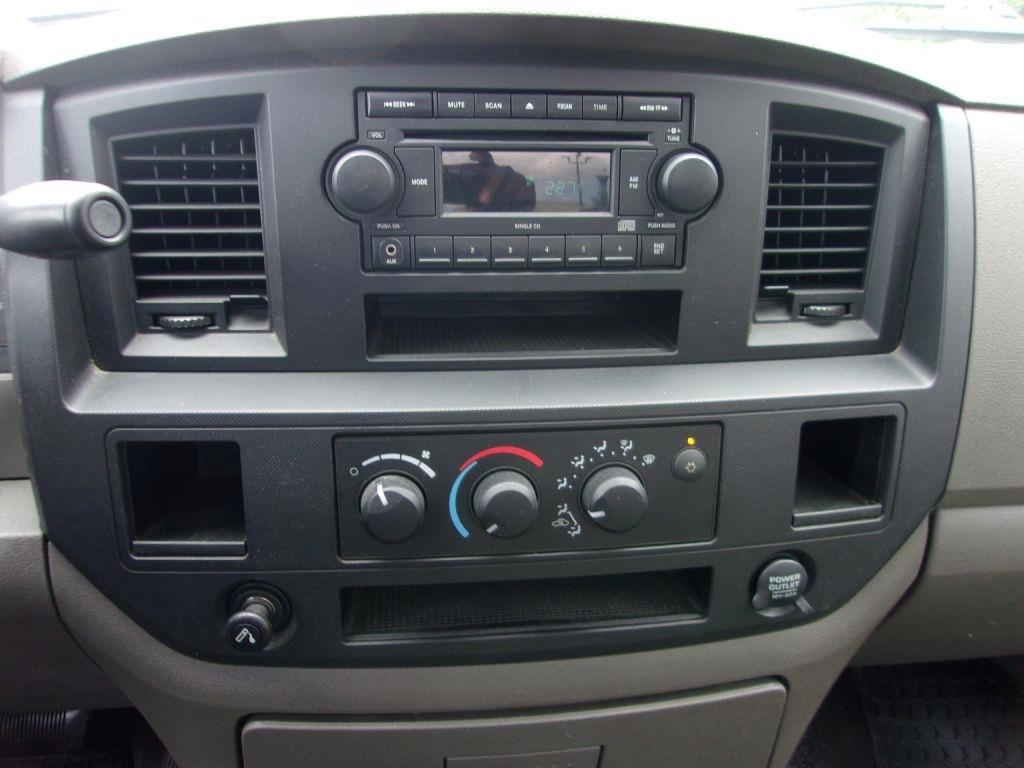 Dodge Ram 1500 2WD Reg Cab 120.5" ST 2008