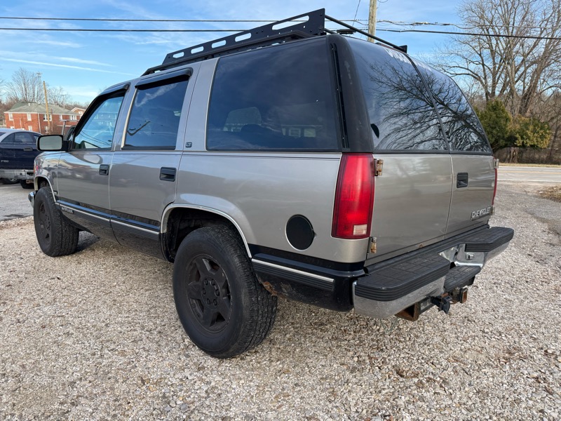 Chevrolet Tahoe 4-Door 4WD 1999