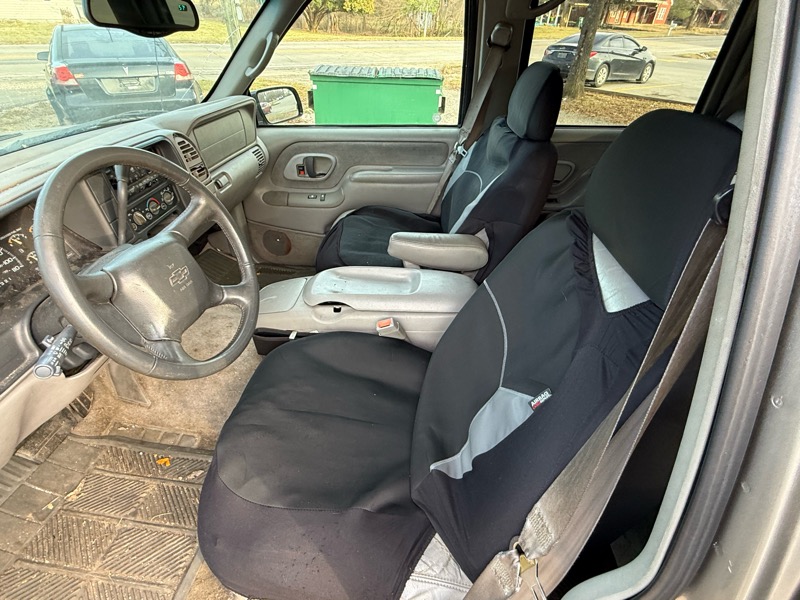 Chevrolet Tahoe 4-Door 4WD 1999