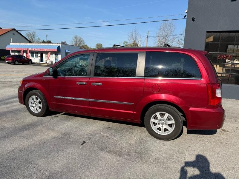 Chrysler Town & Country Touring 2012