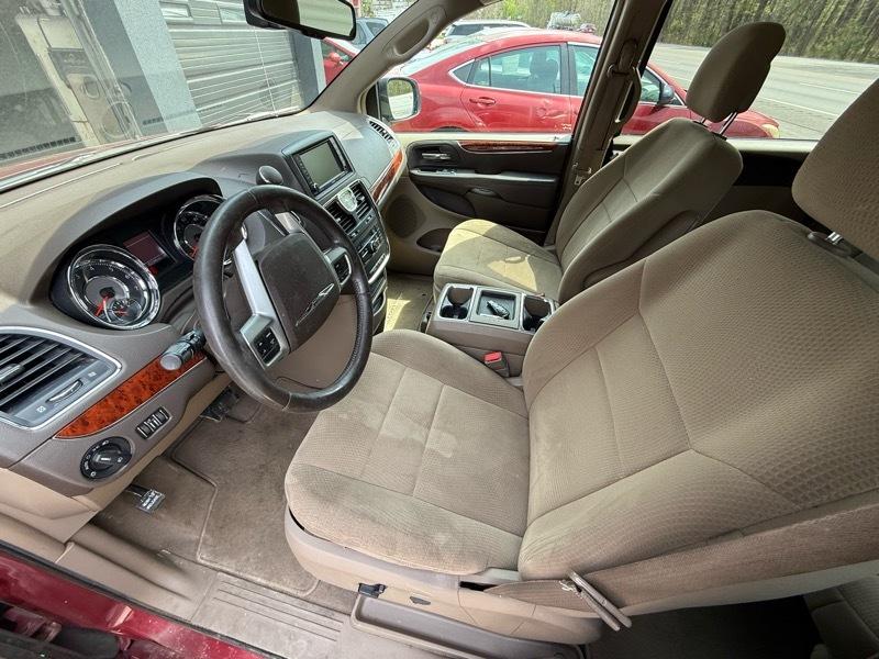 Chrysler Town & Country Touring 2012