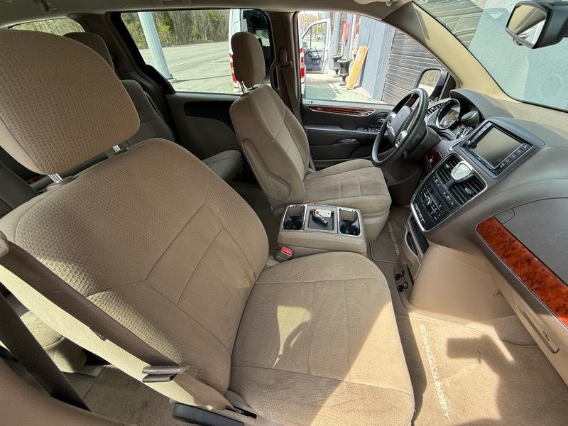 Chrysler Town & Country Touring 2012