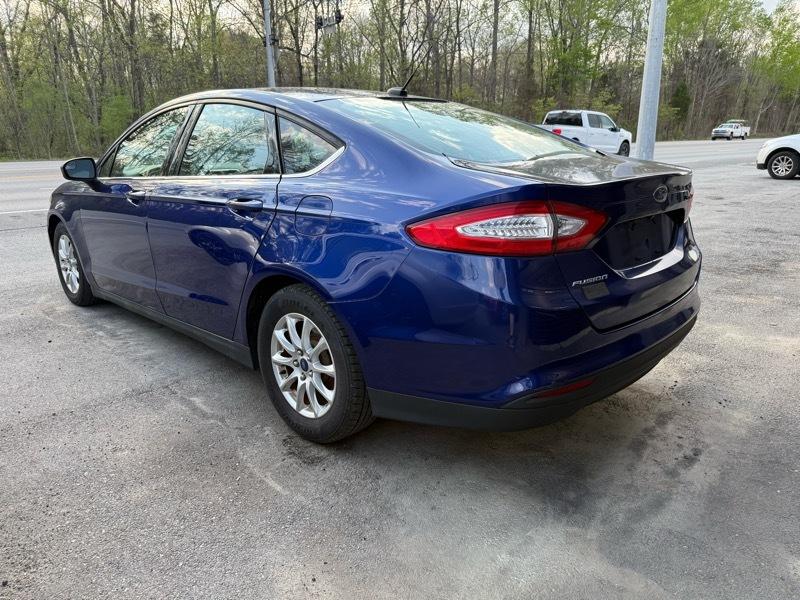 Ford Fusion S 2015
