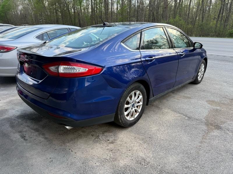Ford Fusion S 2015