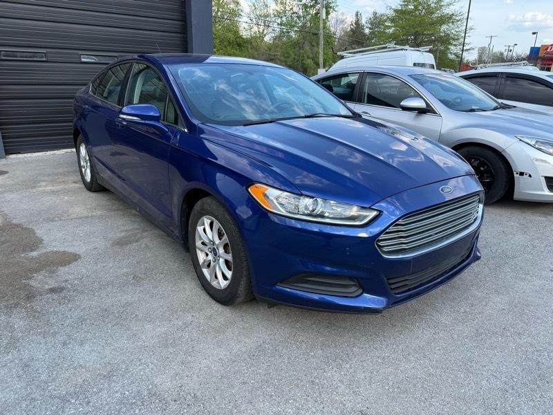 Ford Fusion S 2015