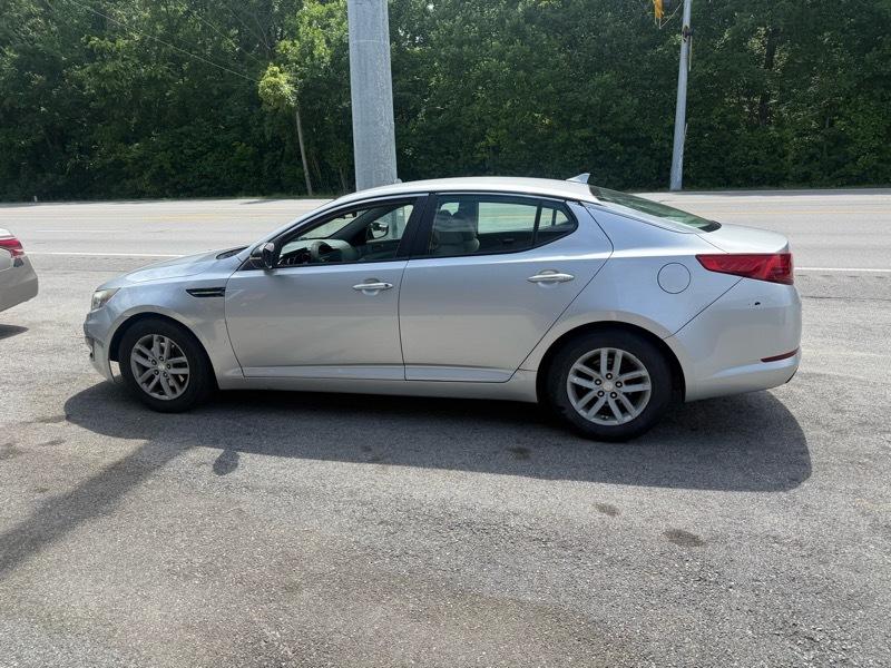 Kia Optima LX MT 2013