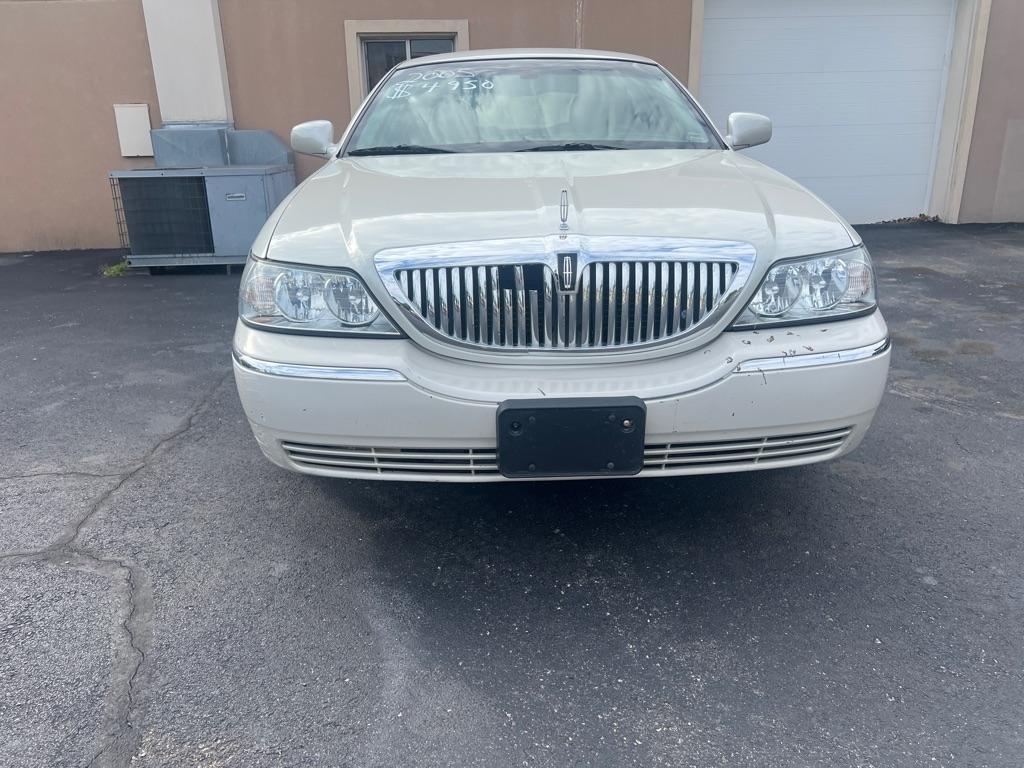 Lincoln Town Car Signature 2005