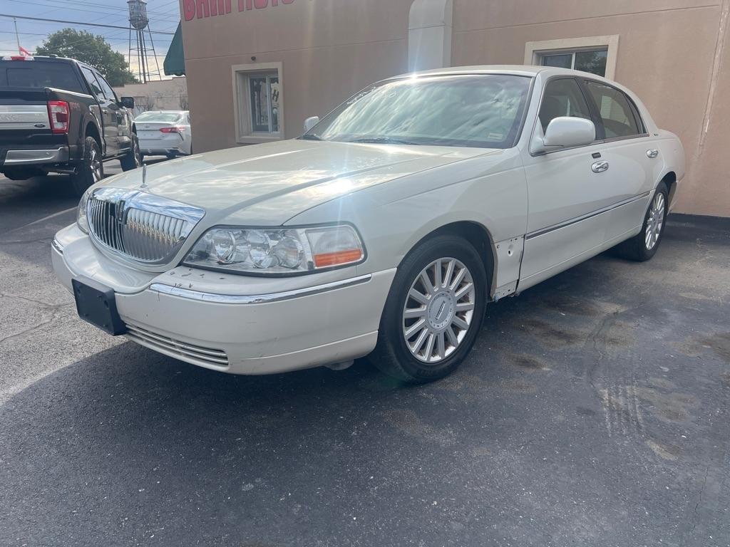 Lincoln Town Car Signature 2005