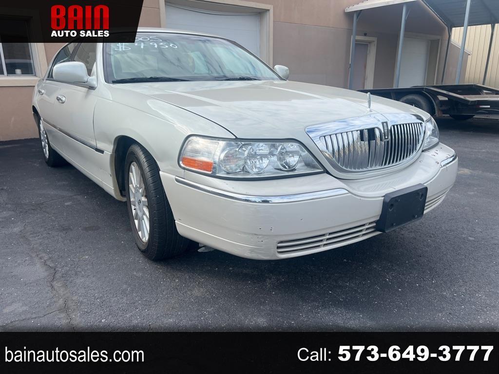 2005 Lincoln Town Car Signature