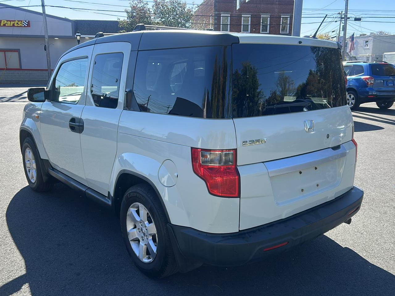 Honda Element EX 2WD AT with Navigation System 2010