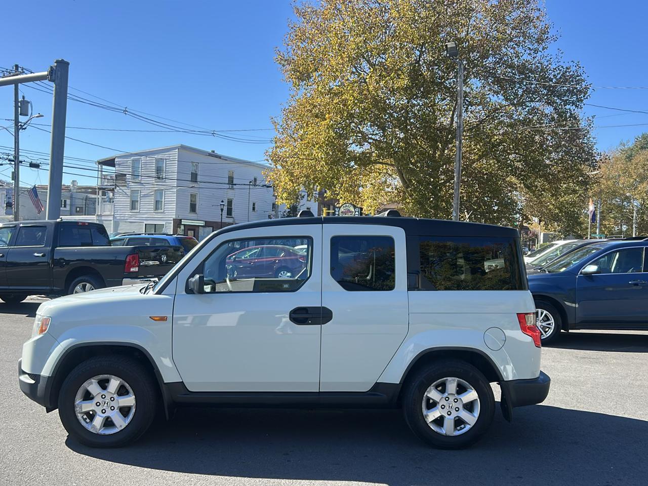 Honda Element EX 2WD AT with Navigation System 2010