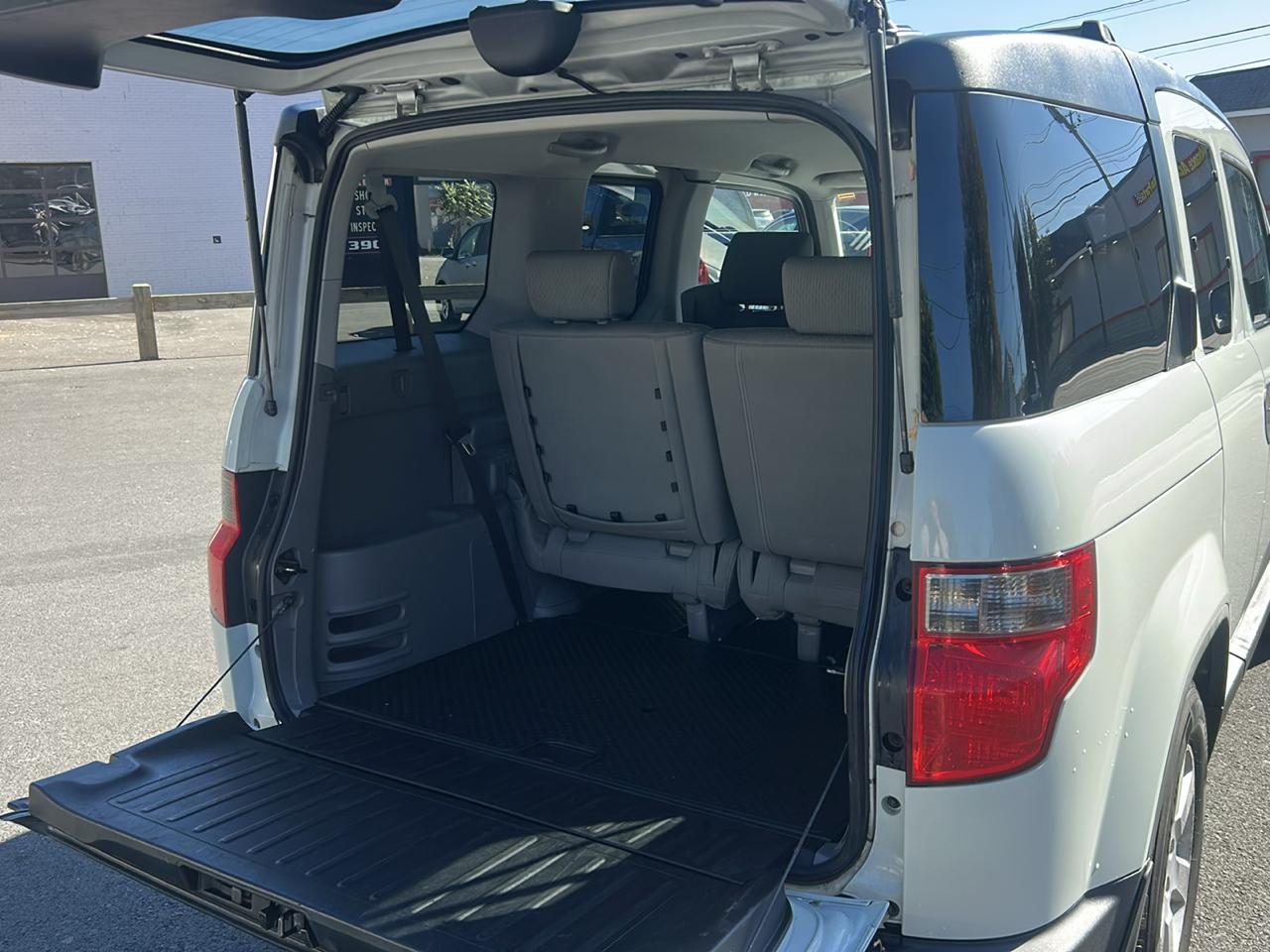 Honda Element EX 2WD AT with Navigation System 2010