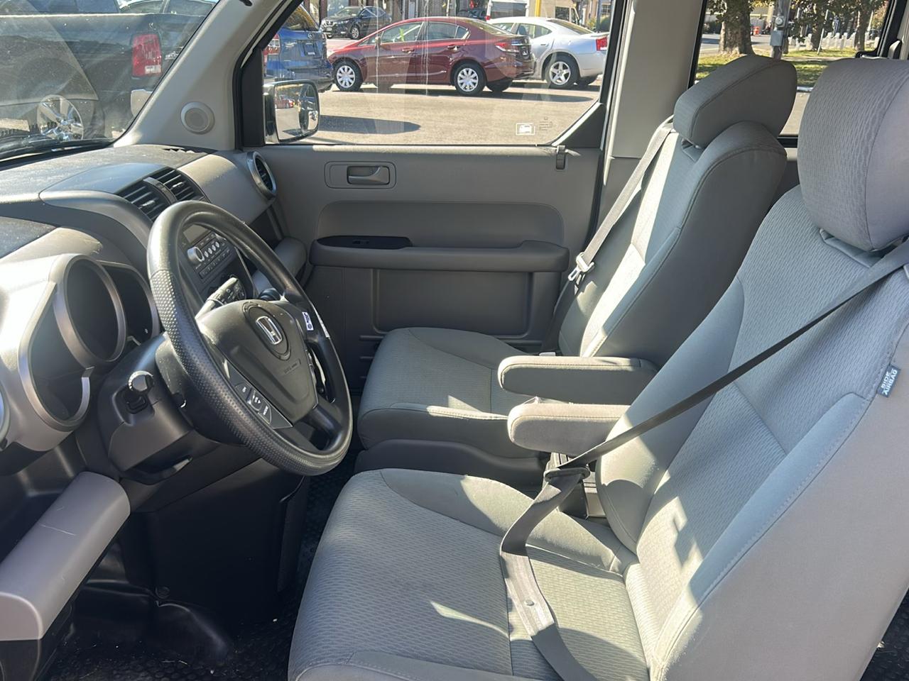 Honda Element EX 2WD AT with Navigation System 2010