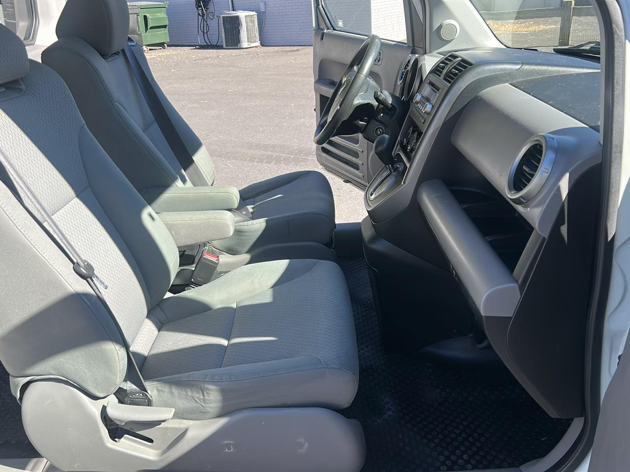 Honda Element EX 2WD AT with Navigation System 2010