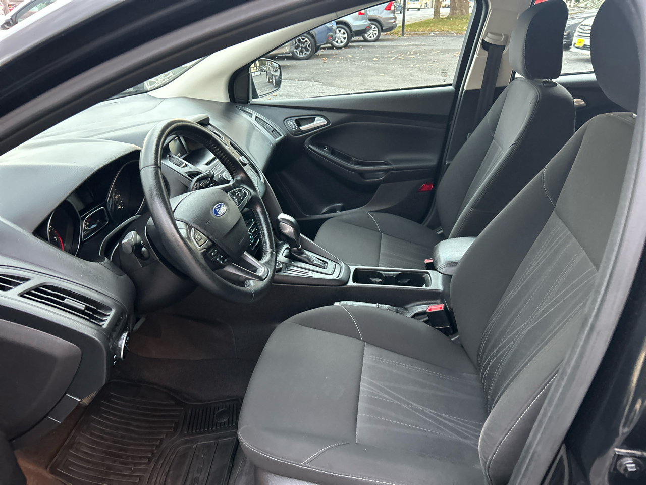 Ford Focus SE Hatch 2015 Ford Focus SE Hatch 2015