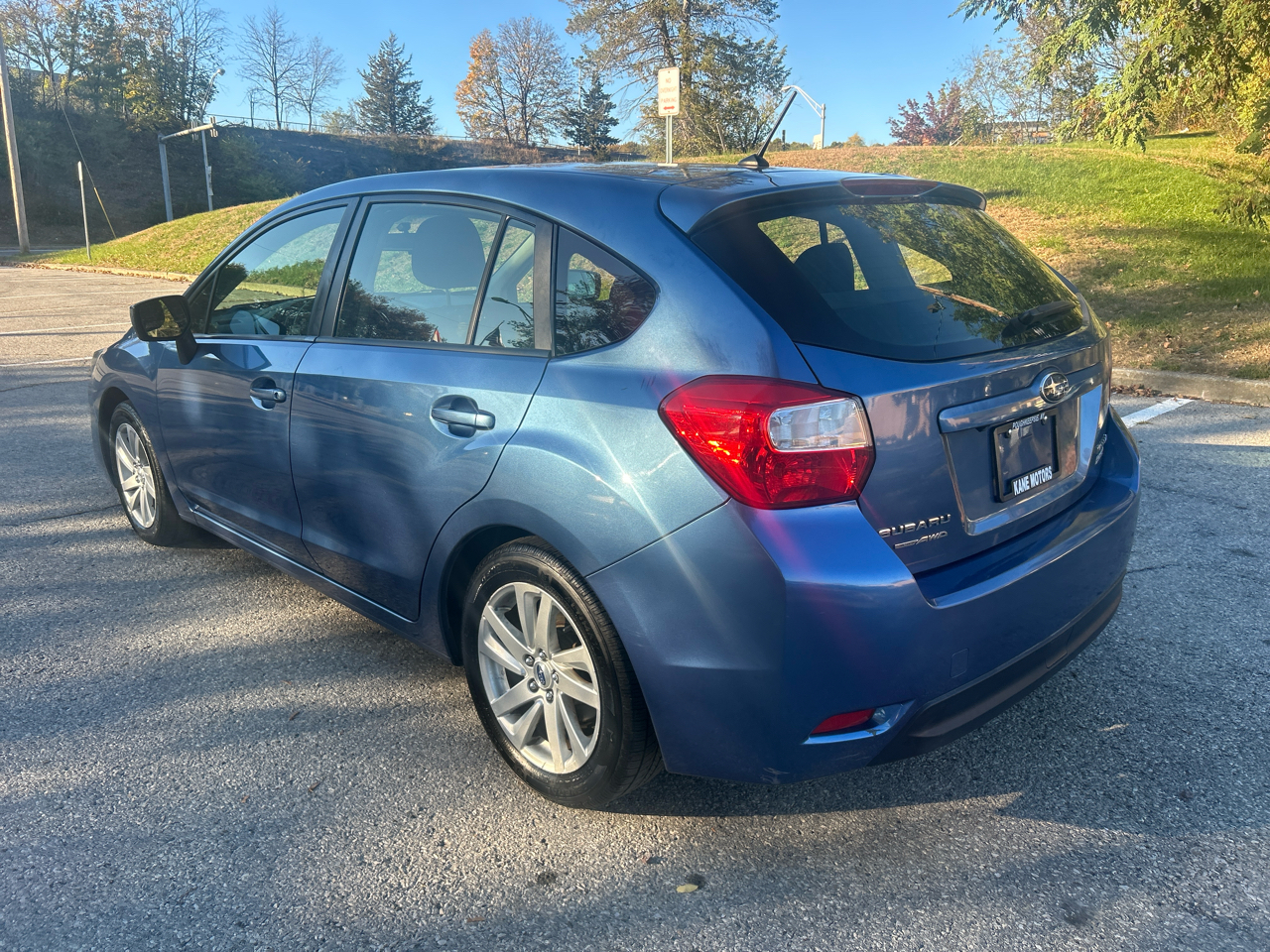 Subaru Impreza 2.0i Premium PZEV 5-Door 2015 Subaru Impreza 2.0i Premium PZEV 5-Door 2015