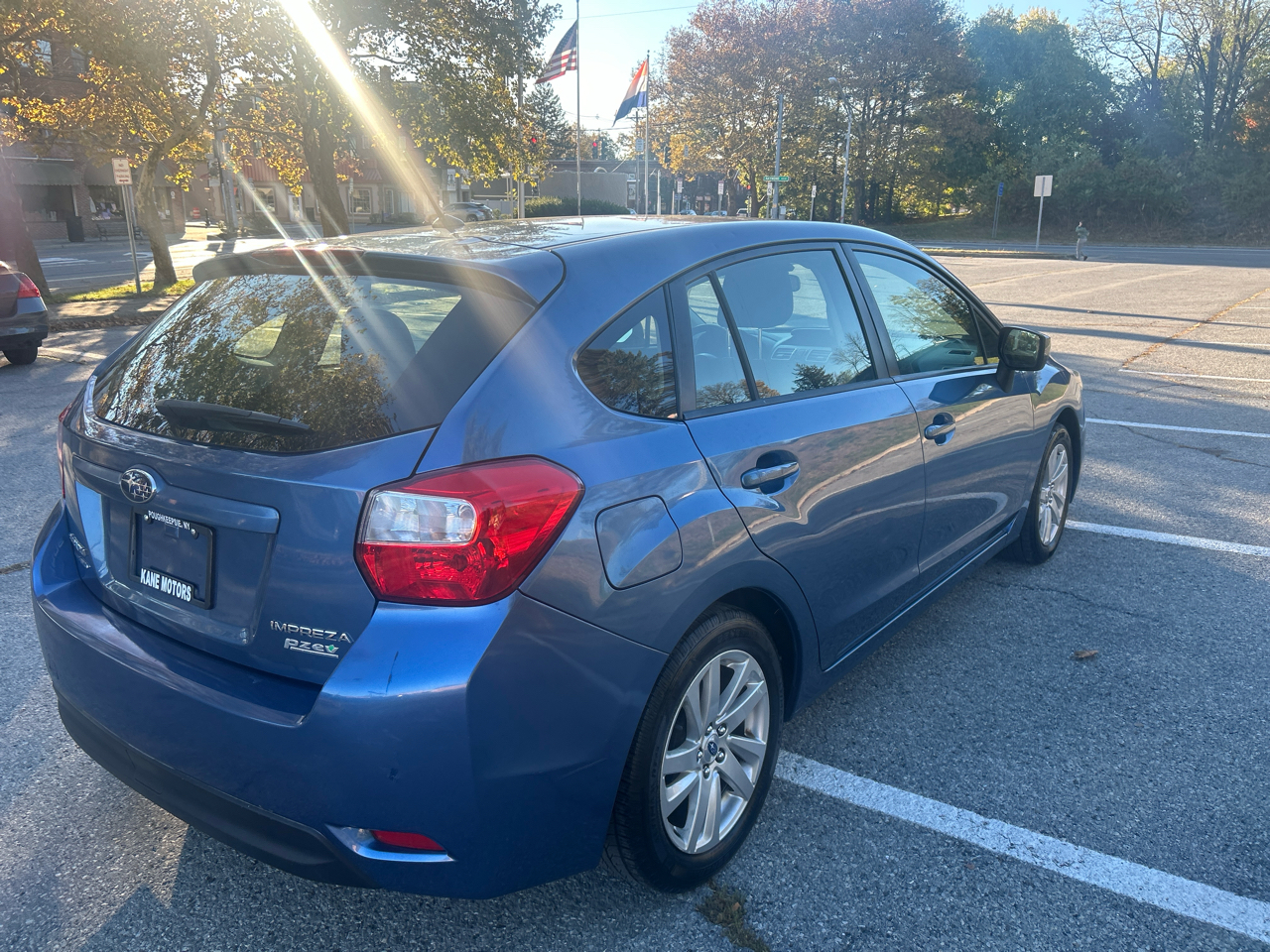 Subaru Impreza 2.0i Premium PZEV 5-Door 2015 Subaru Impreza 2.0i Premium PZEV 5-Door 2015