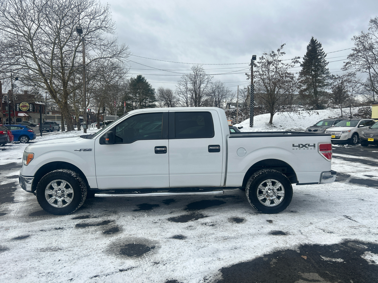 Ford F-150 4WD SuperCrew 150" XL 2012