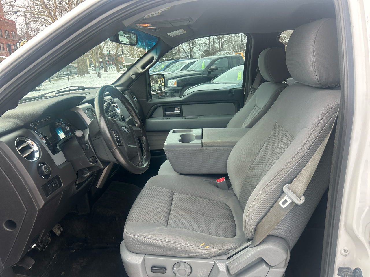 Ford F-150 4WD SuperCrew 150" XL 2012