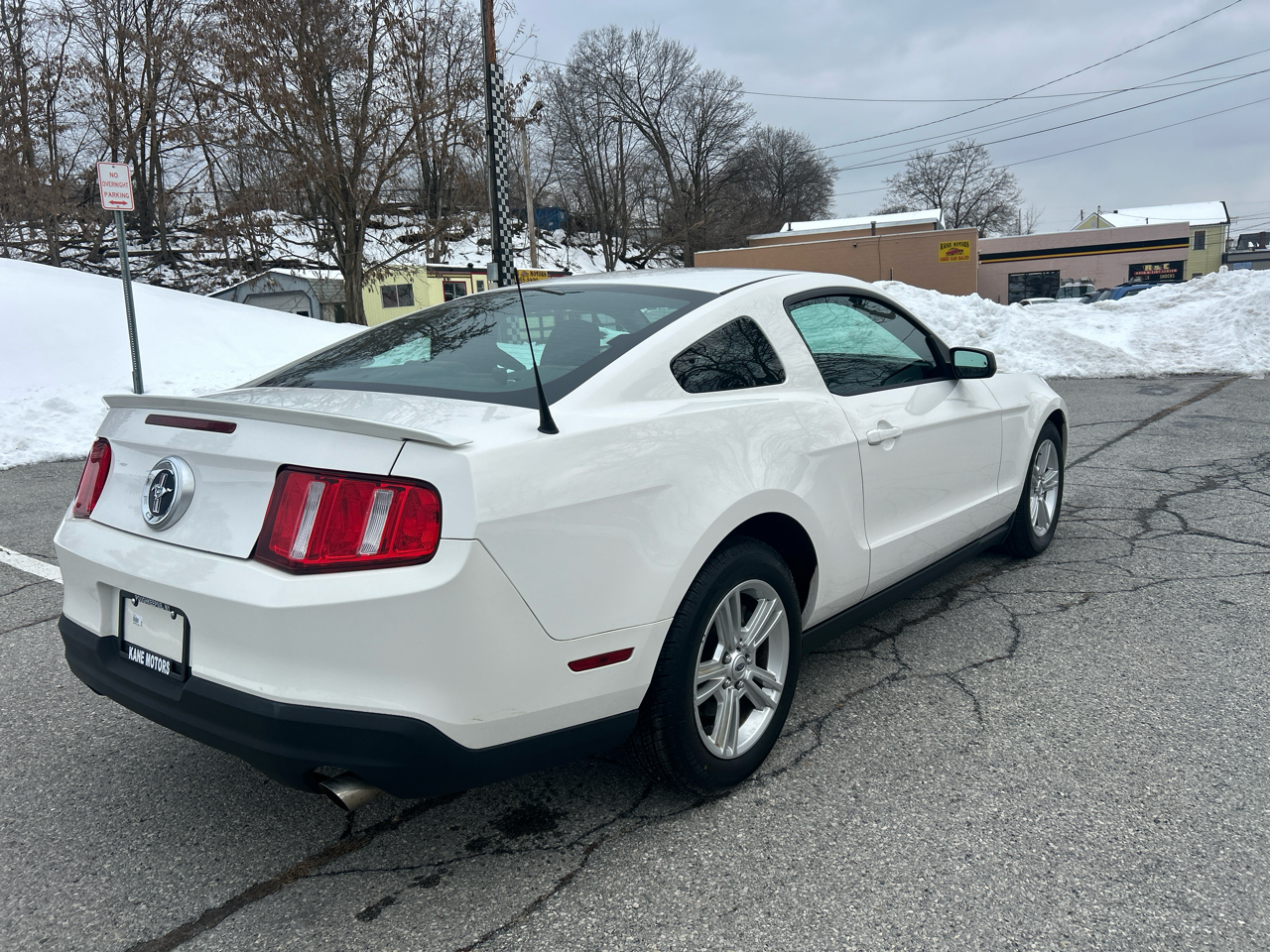 Ford Mustang V6 Coupe 2010