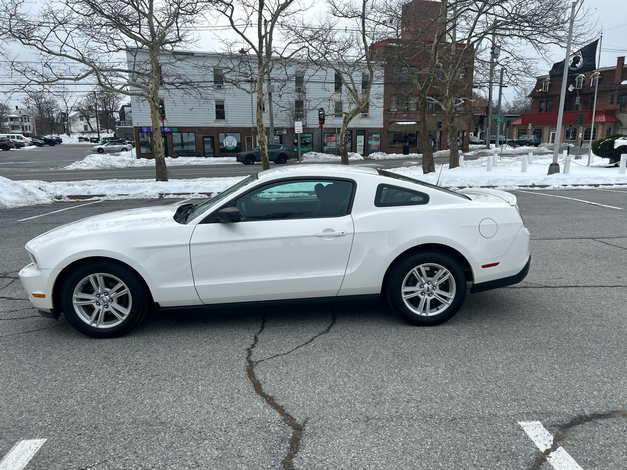Ford Mustang V6 Coupe 2010
