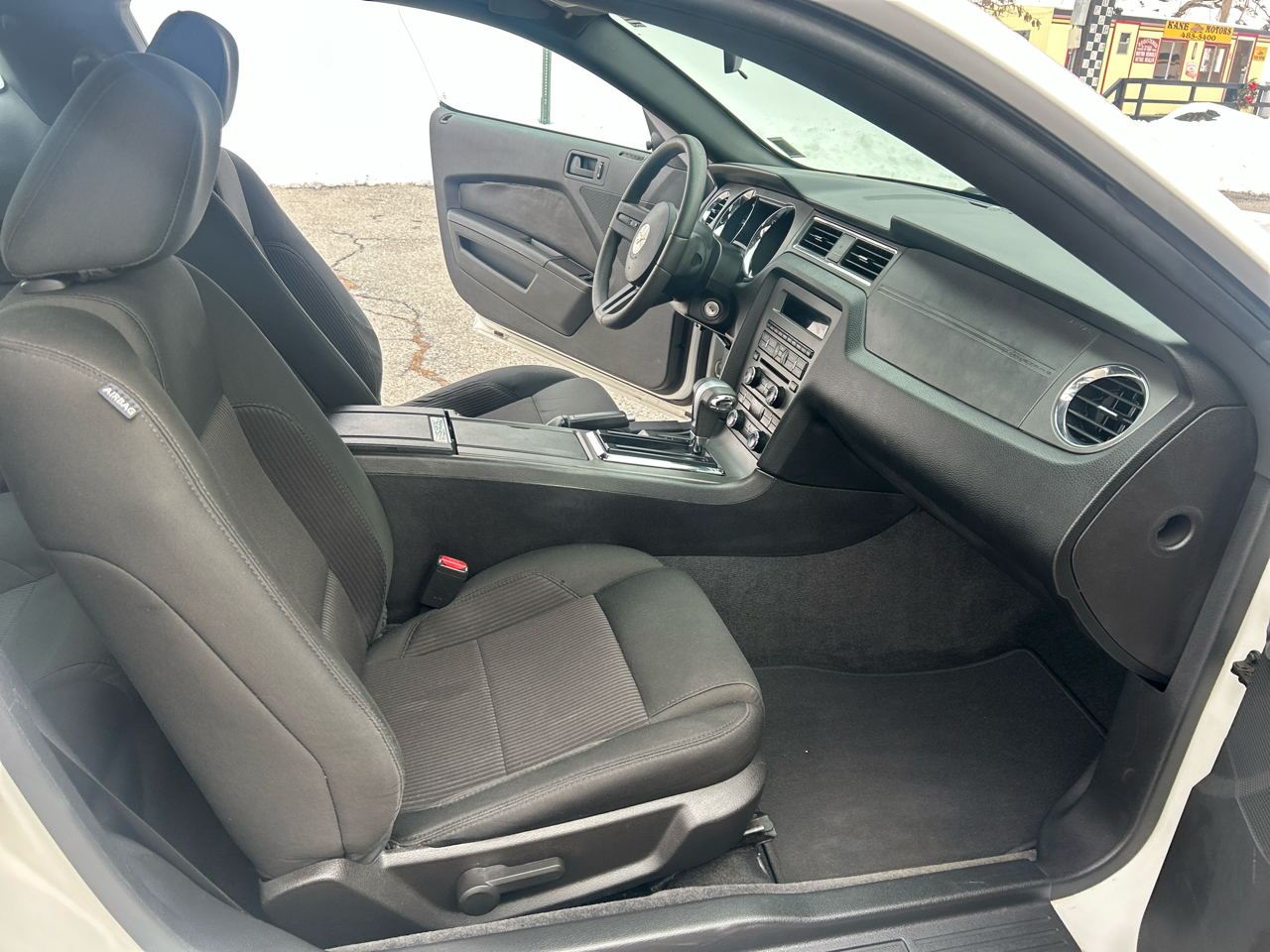 Ford Mustang V6 Coupe 2010