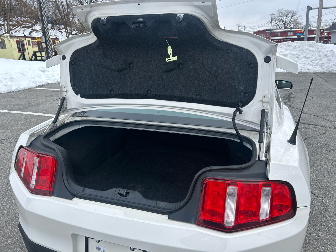 Ford Mustang V6 Coupe 2010