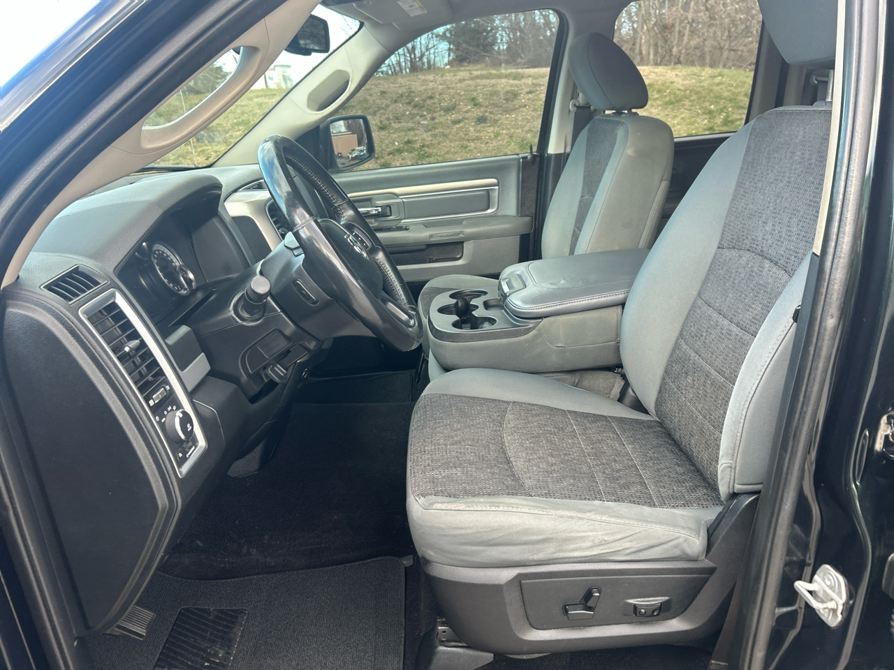 RAM 1500 2WD Crew Cab 140.5" Big Horn 2015