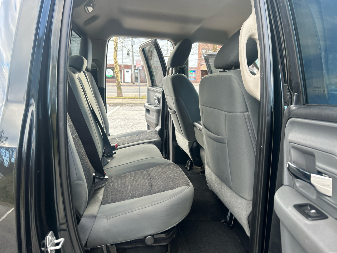 RAM 1500 2WD Crew Cab 140.5" Big Horn 2015