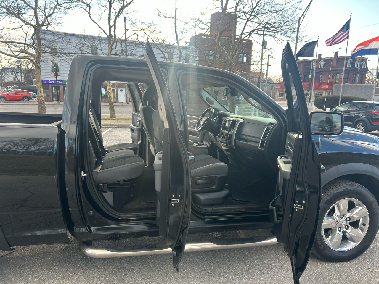 RAM 1500 2WD Crew Cab 140.5" Big Horn 2015