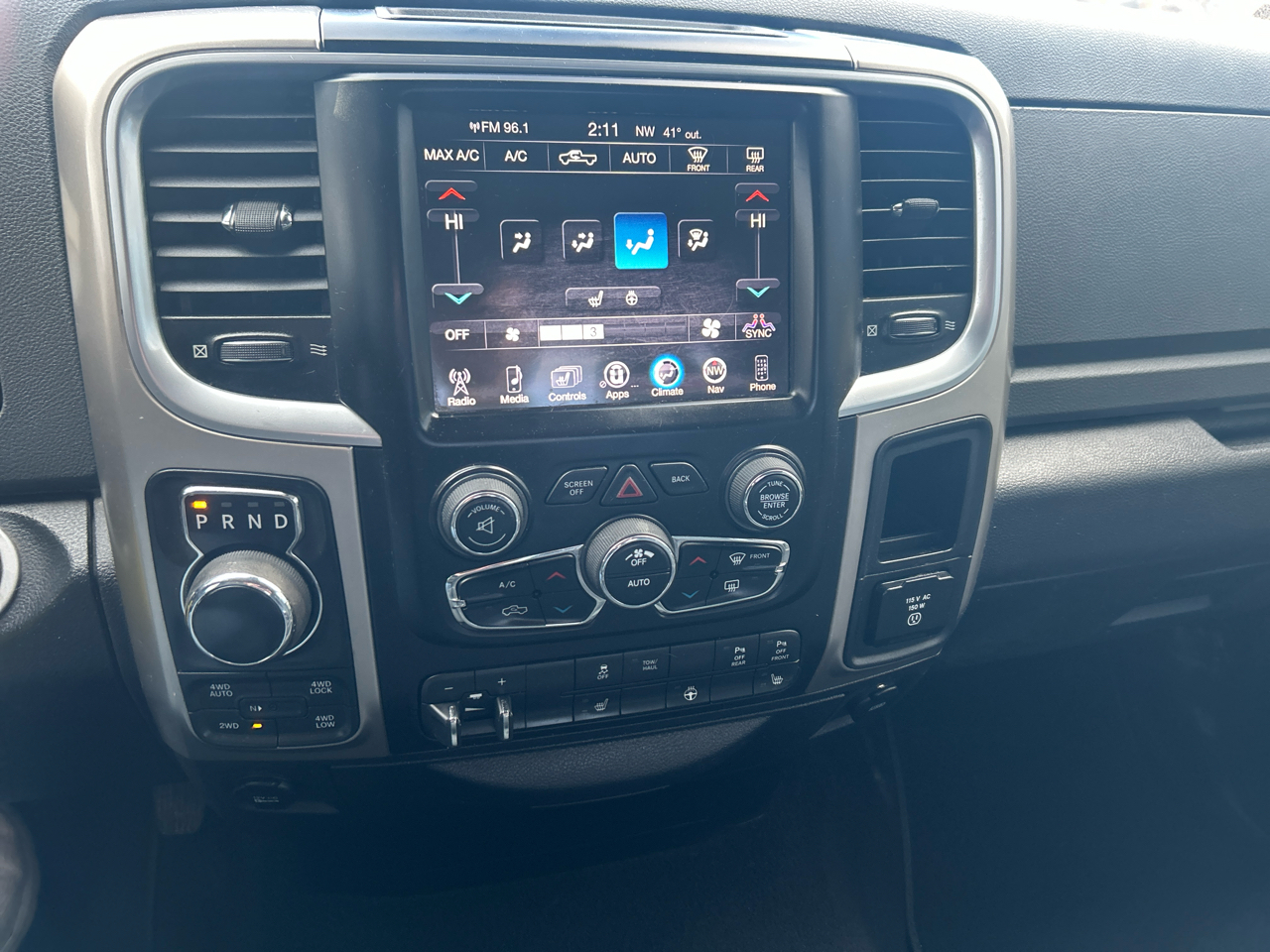 RAM 1500 2WD Crew Cab 140.5" Big Horn 2015