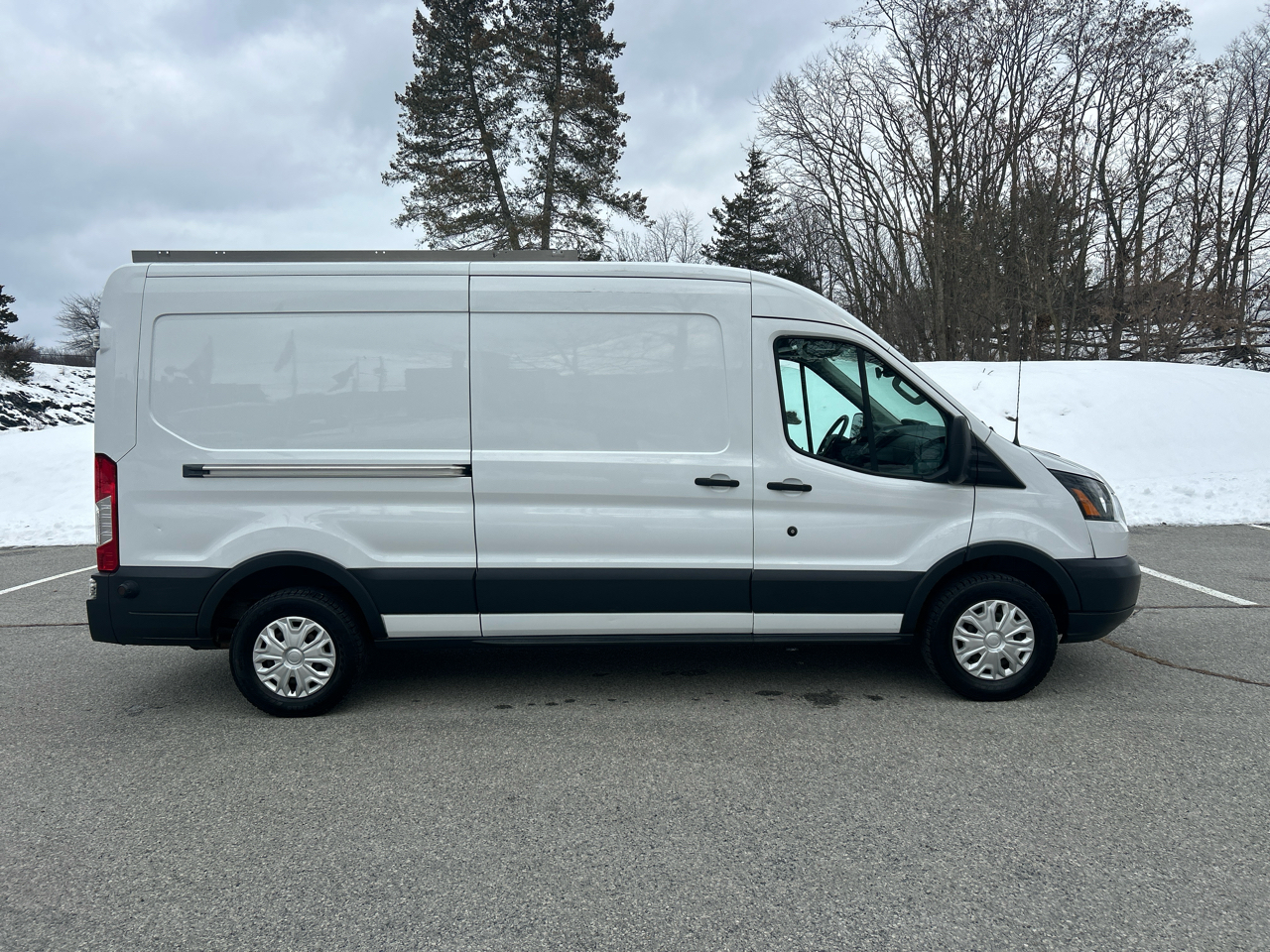 Ford Transit 250 Van Med. Roof w/Sliding Pass. 148-in. WB 2016
